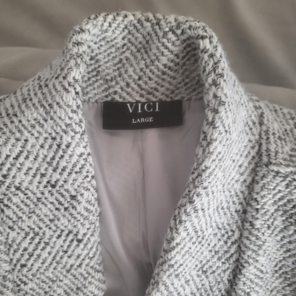 Perfect fall coat - Picture 2 of 6